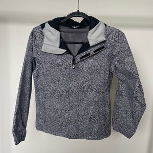 Girls The north face jacket size 10/13 black and white